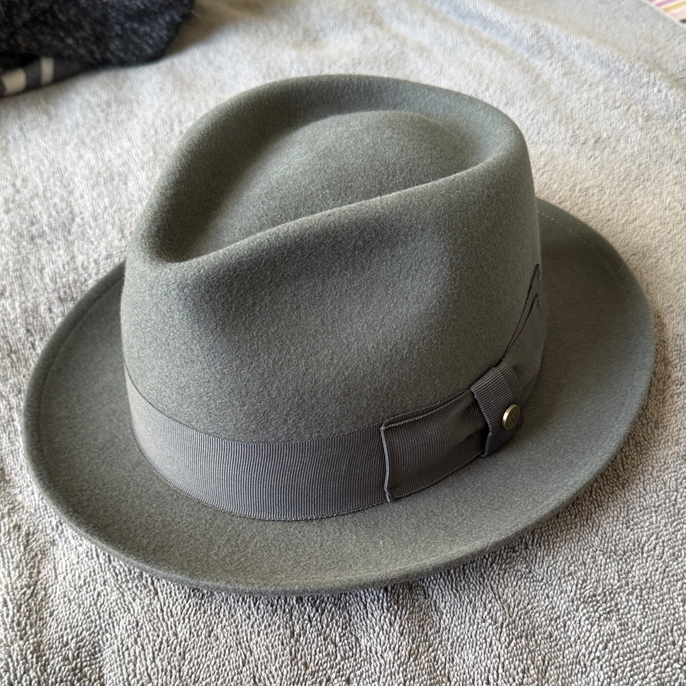 Classic Gray Fedora Hat - Picture 2 of 5